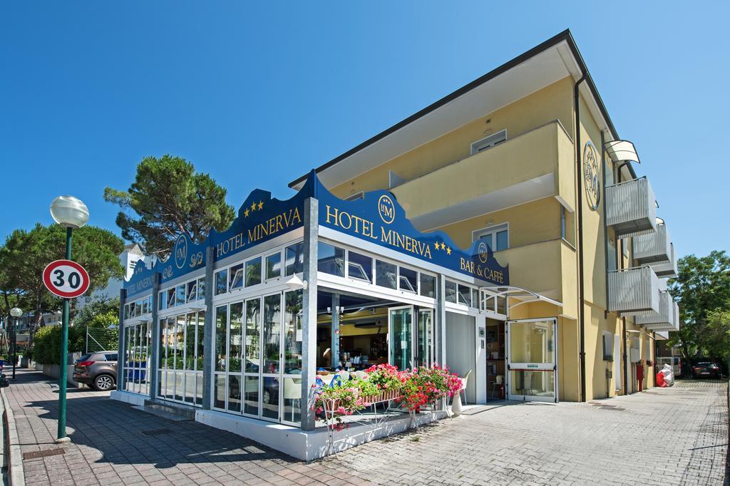 Hotel Minerva Lignano Sabbiadoro Exterior foto
